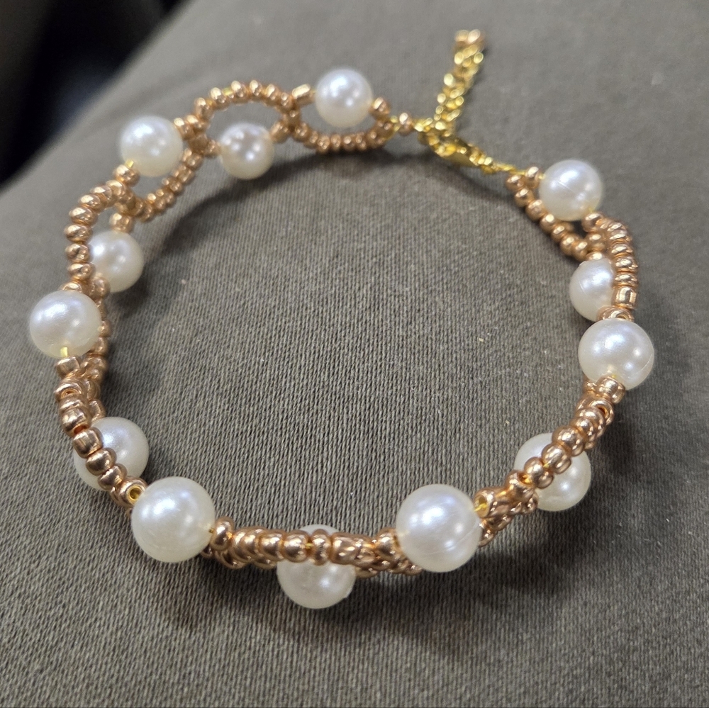 Pearl and Gold Handmade Bracelet